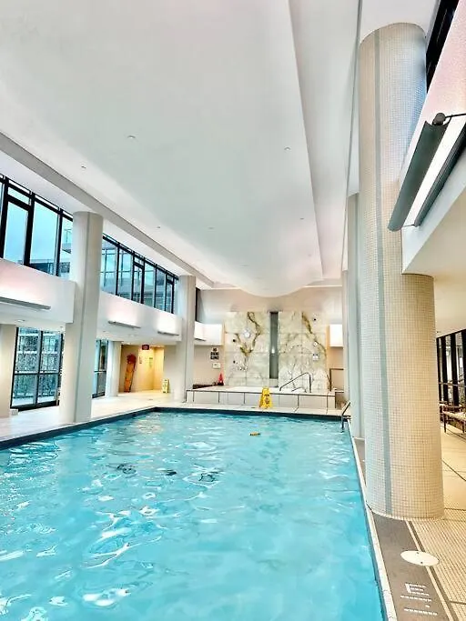 Lake View Apartment W/Parking! Toronto